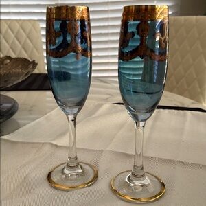 Elegant Blue and Gold Champagne Flutes